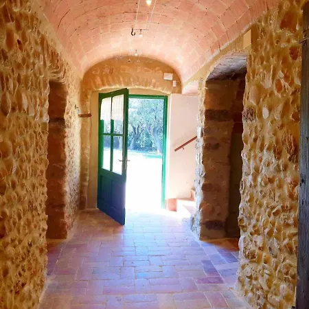 Alojamento de Turismo Selvagem Masia Grupos Con Piscina Privada-28 Pax